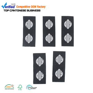 새로운 디자인 사용자 정의 고품질 3D 제기 실리콘 로고 부드러운 스웨이드 가죽 라벨 신발 - Product Image 4