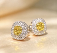 Boucles d'oreilles clous personnalisées en or 14 carats avec diamant de laboratoire jaune vif fantaisie de 0,62 ct et halo, design sur mesure, best-seller, bijoux fins