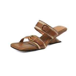 รองเท้าส้นสูงแบบมีหัวเข็มขัดสำหรับวันหยุดพักผ่อนริมชายหาด ใส่เดินนอกบ้าน รองเท้าฤดูร้อนแบบมีสายรัดหัวเข็มขัด หัวเหลี่ยม ส้นแบบลิ่ม รองเท้าผู้หญิง - Product Image 5