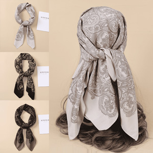Pañuelo de Seda Sintética con Sensación de Satén, 90x90cm, Diseño Paisley Cuadrado, Impresión Personalizada, Directo de Fábrica - Product Image 5