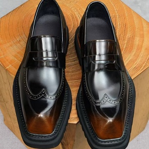 Zapatillas Unisex Casuales de Caña Alta con Aumento de Altura Invisible, Parte Superior de Cuero, Suela de Goma, para Verano e Invierno, Negras, con Plataforma Elevadora - Product Image 1
