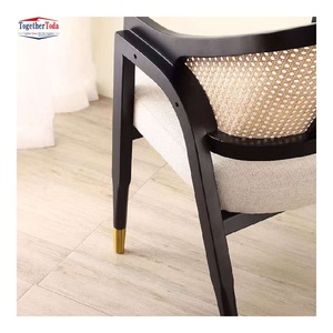 Chaise de salle à manger rembourrée avec cadre en bois et dossier en rotin, siège rembourré bicolore pour salles à manger modernes - Product Image 3