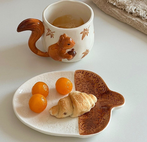 Caffè Creativo di Alta Qualità, Nuovo Stile Trendy, con Design a Scoiattolo 3D Dipinto a Mano e Foglia d'Acero, Ecologico e Durevole - Product Image 2