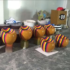 Custom Resin Sculpture Hand-Painted Waterproof Folk Art Indoor/Outdoor Leisure Chair Souvenir