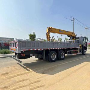 Camion grue Sinotruk HO WO XC MG 6x4, 14 tonnes, flèche télescopique à 5 sections, équipement de levage de construction sur mesure - Product Image 6