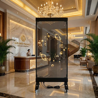 Pantalla LED Transparente Holográfica para Publicidad en el Vestíbulo del Hotel, Pantalla de Pie al 80% para el Área de Recepción de Hoteles de Lujo