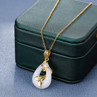 Collier en jade naturel Resoul, pendentif en forme de lotus, chaîne plaquée or 18 carats, bijoux vintage en acier inoxydable, bijoux femme