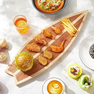 Tabla de cortar de madera hecha a mano, bandeja de madera maciza para exhibir alimentos y uso en charcuterías. - Product Image 1