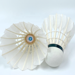 Pluma <span class=keywords><strong>de</strong></span> Bádminton Aprobada por la Federación Mundial <span class=keywords><strong>de</strong></span> Bádminton (BWF), Precio Económico <span class=keywords><strong>de</strong></span> Fábrica, Plumas 3 en 1 <span class=keywords><strong>de</strong></span> Plumas <span class=keywords><strong>de</strong></span> Ganso, las Más Duraderas - Product Image 3