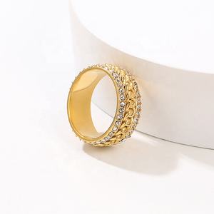 خاتم نسائي من أحجار الزيركون, خاتم نسائي من الإستانلس ستيل بتصميم جديد بدون تشوهات ، خاتم نسائي من أحجار الزركونيا الفاخرة عيار 18 مطلي بالذهب عيار 18 - Product Image 6