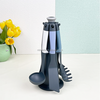 Outils de cuisine en plastique au design unique Gadgets 7pcs Ensemble d'ustensiles de cuisine en nylon à poignée colorée de Chine