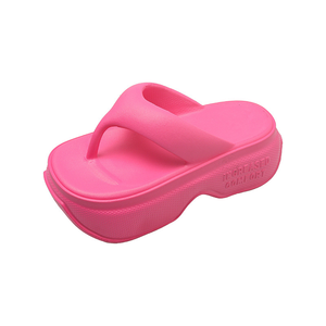 منزلقات شاطئ كلاسيكية صيفية جديدة للنساء أحذية فاخرة غير قابلة للانزلاق ناعمة بدون شبشب للاستخدام الخارجي/المنزلي - Product Image 6