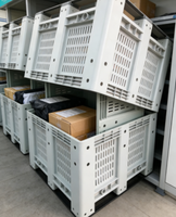 Caisse en plastique industrielle avec roulettes |   Taille standard, qualité alimentaire, design empilable
