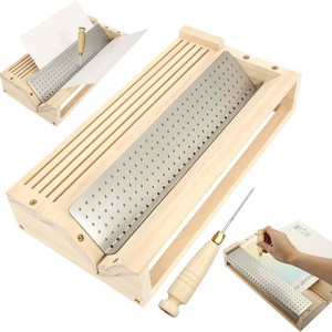 Tablero perforador de madera con placa metálica para encuadernación de papel, herramienta para hacer libros y manualidades - Product Image 1