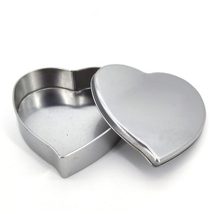 מכירה חמה הדפסה אישית ממתקים מודפס צורה לב ממתקים בצורת לב פח קופסאות אהבה שוקולד לב פח - Product Image 2