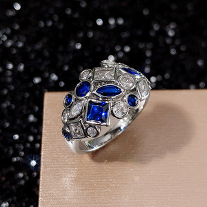 Anillo Geométrico con Piedras Preciosas para Mujer, Elegante Joyería de Moda para Negocios - Product Image 4