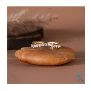 Bague demi-éternité croisée incurvée en or massif 10K avec diamants taille ronde, intemporelle et empilable, pour femme, mariage - Product Image 1