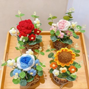 Plantes en pot finies sur mesure, Tournesols tricotés en pot pour la Fête des Enseignants, Fleurs artificielles, Fleurs au crochet pour la remise des diplômes - Product Image 1