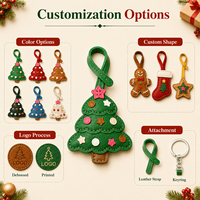Llavero de cuero personalizado de Navidad, colgante para bolso de cuero, logotipo 3D, OEM ODM, mercancía navideña para pedidos de marcas globales