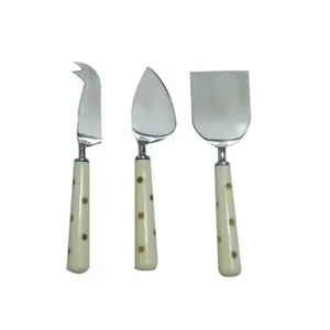 Juego de cuchillos para cortar queso de acero inoxidable con tablero de bambú cubiertos para cocina espejo pulido mango de resina para eventos - Product Image 1
