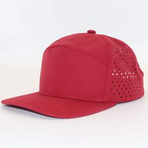 Gorras Snapback de 6 Paneles con Visera Plana, Logotipo Personalizado, Perforaciones Cortadas con Láser, Color Sólido, para Negocios y Actividades al Aire Libre, 100% Poliéster - Product Image 1