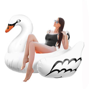 Personalizable familia natación flamenco en forma de piscina flotante OEM PVC inflable cama flotante para patio trasero ocio - Product Image 4