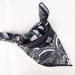 Bandana multifonctionnel personnalisé, bandana carré en soie coloré personnalisé, bandana imprimé classique personnalisé, bandana en coton avec logo personnalisé - Product Image 2
