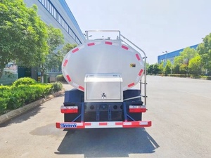 Dongfeng 4x2 camion-citerne à <span class=keywords><strong>lait</strong></span> <span class=keywords><strong>entier</strong></span> 4000L 5000L camion-citerne <span class=keywords><strong>de</strong></span> transport <span class=keywords><strong>de</strong></span> <span class=keywords><strong>lait</strong></span> <span class=keywords><strong>de</strong></span> chèvre en vrac frais en vente - Product Image 6