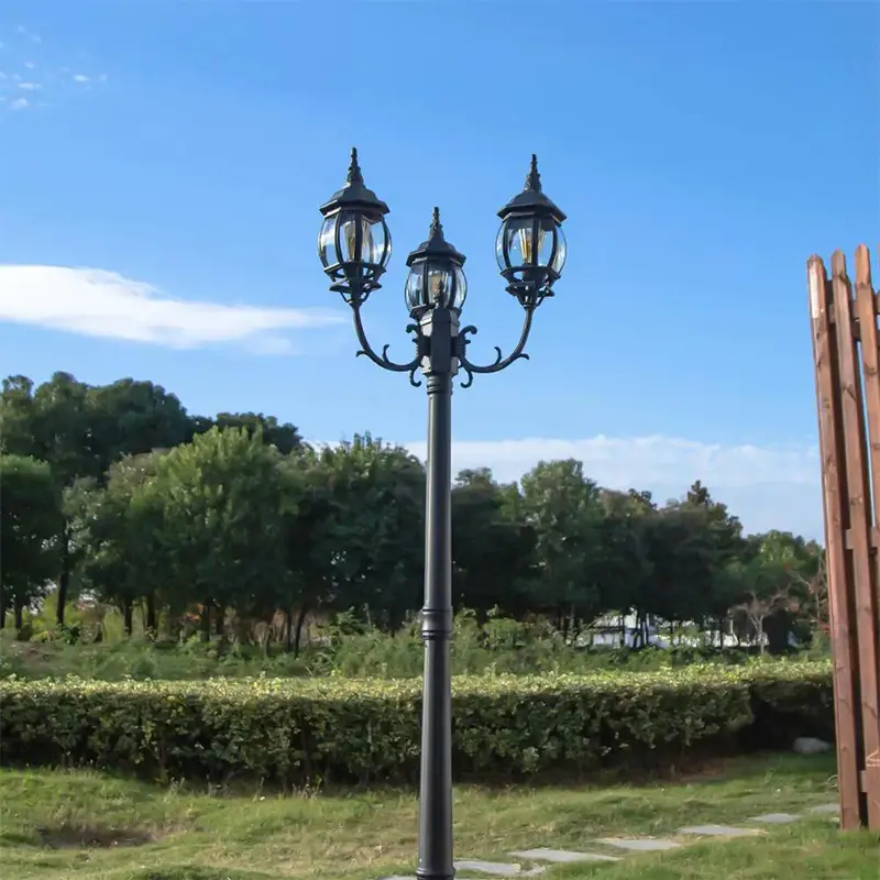 Antike hohe Pfosten lampe Aluminium Drei Köpfe Pole Light Vintage Outdoor wasserdichte Garten lampen