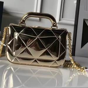 กระเป๋าดีไซน์เนอร์เรียบง่าย สไตล์ลำลอง สายสะพายไหล่กว้างปรับได้ กระเป๋าสะพายข้างเดียว สายโซ่หนา กระเป๋าใบเล็ก - Product Image 1