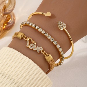Ensemble de 3 bracelets manchette ouverte Cœur Infini en alliage et diamant, <span class=keywords><strong>bijoux</strong></span> de mode de <span class=keywords><strong>luxe</strong></span> léger pour femmes, vente en gros - Product Image 2