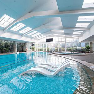 Chaises longues d'eau <span class=keywords><strong>de</strong></span> pont <span class=keywords><strong>de</strong></span> piscine extérieure Chaises longues pour le <span class=keywords><strong>jardin</strong></span> Sièges confortables au bord <span class=keywords><strong>de</strong></span> la piscine - Product Image 1