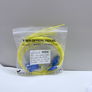 สายไฟเบอร์ออปติกแบบ Pigtail ขายดีปี 2025, SC UPC Simplex 0.9 มม., 9/125 Single Mode 1 คอร์, 1.5 ม. สำหรับศูนย์ข้อมูล - Product Image 1