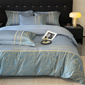 Set Premium Fuanna in 100% Cotone, Quattro Pezzi con Ricamo Tridimensionale in Rilievo, Lenzuolo Universale per Tutte le Stagioni - Product Image 2
