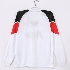 Vintage Klassische Retro Fußballtrikots Maßgeschneiderte Fußballshirts V-Ausschnitt 100% Polyester Digital-Druck Einfarbiges Muster Trikot-Sets für Herren - Product Image 4