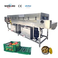 Industriële machine voor het wassen en reinigen van fruit-, groente- en plastickratten