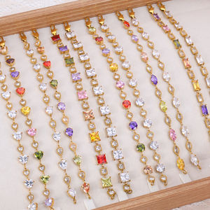 צמיד תלתן בציפוי זהב משובץ זירקון ויהלומים לנשים מבית CM YIM, בעיצוב לב ותליון בצורת אגס, עשוי פליז. - Product Image 3