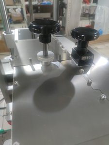 Automatische Verschließmaschine für Getränkeflaschen im Gewerbe Präzise Steuerung Hohe Verschlussrate Kostengünstig Einfach zu Installieren für Geschäfte - Product Image 5