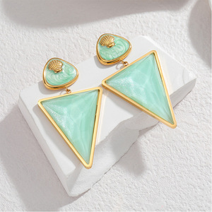Boucles d'oreilles pendantes en acier inoxydable plaqué or 18 carats de style bohème triangulaire pour femmes, à porter au quotidien <span class=keywords><strong>E953</strong></span> - Product Image 4