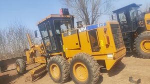 Motoniveladora Caterpillar Shan Gong SEM 921 con cuchilla desgarradora y motor CAT, modelos SEM 920, 921, 922F, usada para construcción de carreteras. - Product Image 4