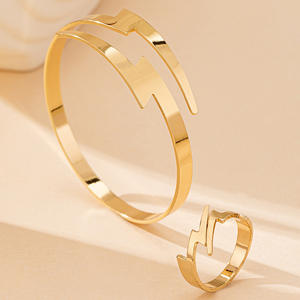 Conjunto de joyería al por mayor Conjunto de anillo de pulsera abierta brillante de oro de moda - Product Image 2