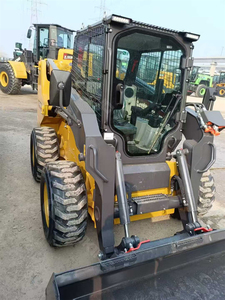 Chargeuse compacte XC7-SR10 avec profondeur de fouillis maximale de 2430 mm, avec godet quatre-en-un en option, garantie d'un an - Product Image 5