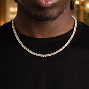 Chaîne tennis en diamants de qualité supérieure, bijoux raffinés pour un usage quotidien, mariages et occasions spéciales, disponible à la vente - Product Image 6