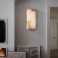 Applique murale moderne de luxe en marbre d'Espagne alabastre, lampe de chambre design côtelée avec éclairage LED pour salon ou salle de bain