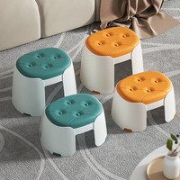 Tabourets empilables en plastique orange, ovales, petits et grands, épaissis, antidérapants, durables, modernes, multifonctionnels pour enfants et adultes