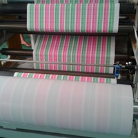 Papier artisanal imperméable enduit de PE d'un seul côté pour gobelets en papier et emballages alimentaires, taille personnalisée, emballage sur palette, fabriqué en Chine