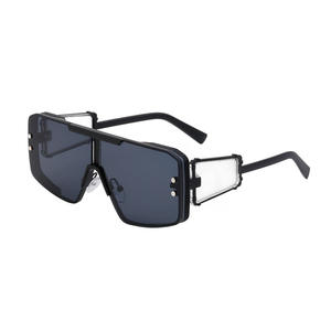 Gafas de Sol Extra Grandes Estilo Steampunk Unisex, Marco de PC, Protección UV400, Negras, Montura Completa, Diseño Integrado - Product Image 1