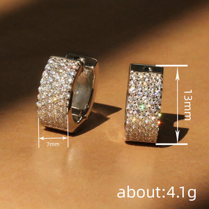 Pendientes Minimalistas Tipo Ear Cuff para Mujer, Elegantes Accesorios para el Día a Día - Product Image 5