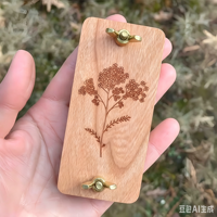 Nouveau kit de presse à fleurs miniature en bois - Boîte cadeau portable DIY avec logo personnalisé pour les amateurs de plantes, design lavande de petite taille