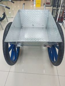 รถเข็นคอนกรีตแบบปรับแต่งได้ แผ่นเหล็กชุบสังกะสีลายนูน ยางตันสองล้อ รถเข็นสองล้อสำหรับงานก่อสร้างแบบหนัก - Product Image 2